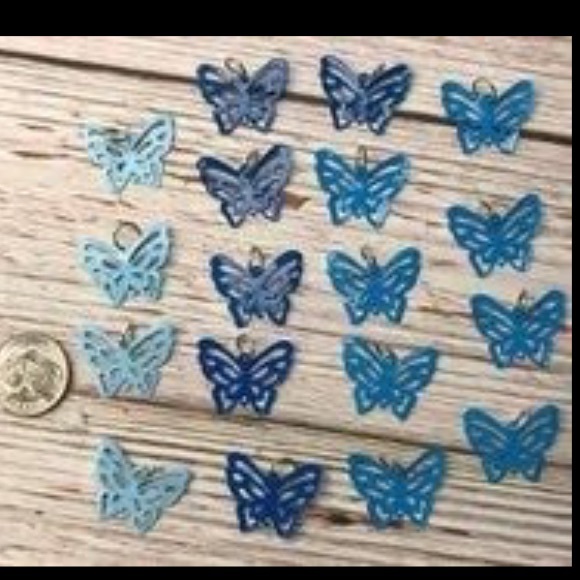 18 Blue Colored Metal Butterfly Charms Pendants! 2 Sided Colored Mixed Lot - Picture 6 of 6